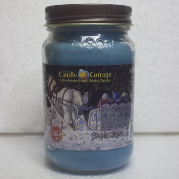New The Candle Cottage Sleigh Ride Candle - Picture 1 of 3